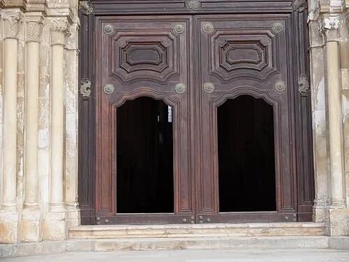The Church Entrance Doors — Mosteiro de Alcobaça audio guide stop