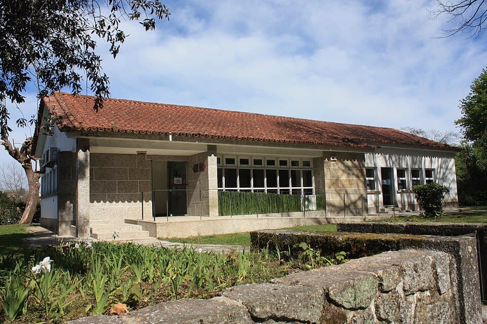 The Modern Dispensary — Castelo de Guimarães audio guide stop