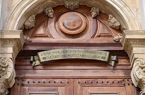 The Library Entrance Inscription — Biblioteca Joanina audio guide stop