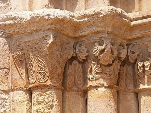 Vegetal Stone Motifs — Sé Velha de Coimbra audio guide stop