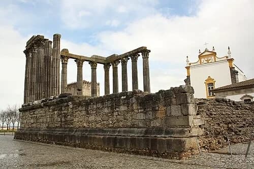 An Enduring Colonnade — Templo Romano de Évora audio guide stop