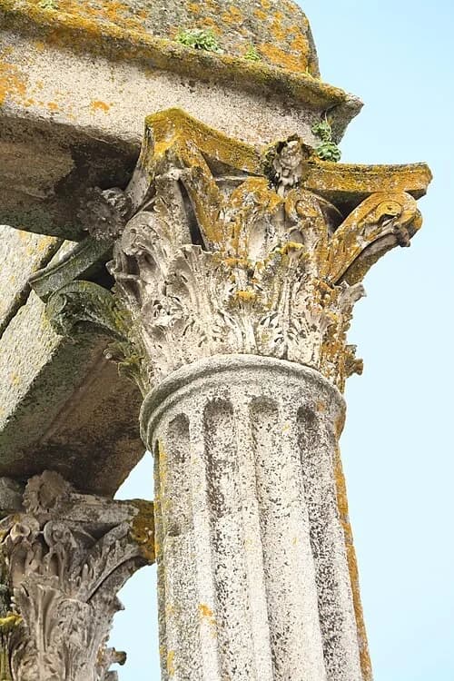 Acanthus Leaves in Marble — Templo Romano de Évora audio guide stop