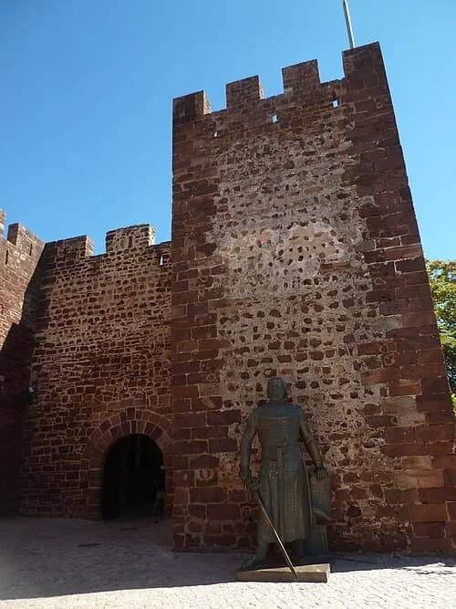 The Red Sandstone Fortress — Castelo de Silves audio guide stop