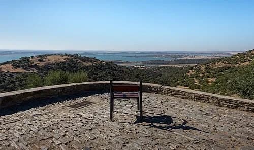 The Alqueva Reservoir — Castelo de Monsaraz audio guide stop