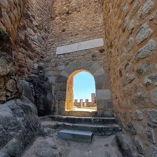 The Main Gate — Castelo de Almourol audio guide stop