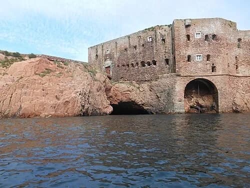 The Sea Cave Arch — Forte de São João Baptista das Berlengas audio guide stop