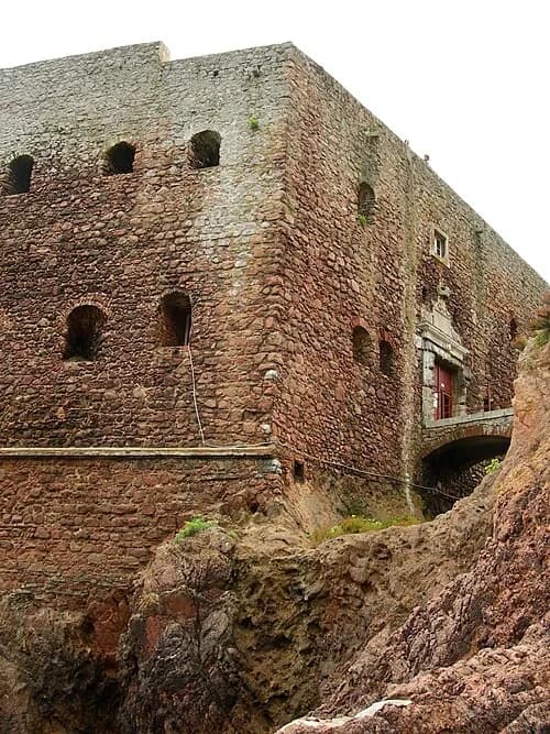 Sea-Beaten Walls — Forte de São João Baptista das Berlengas audio guide stop