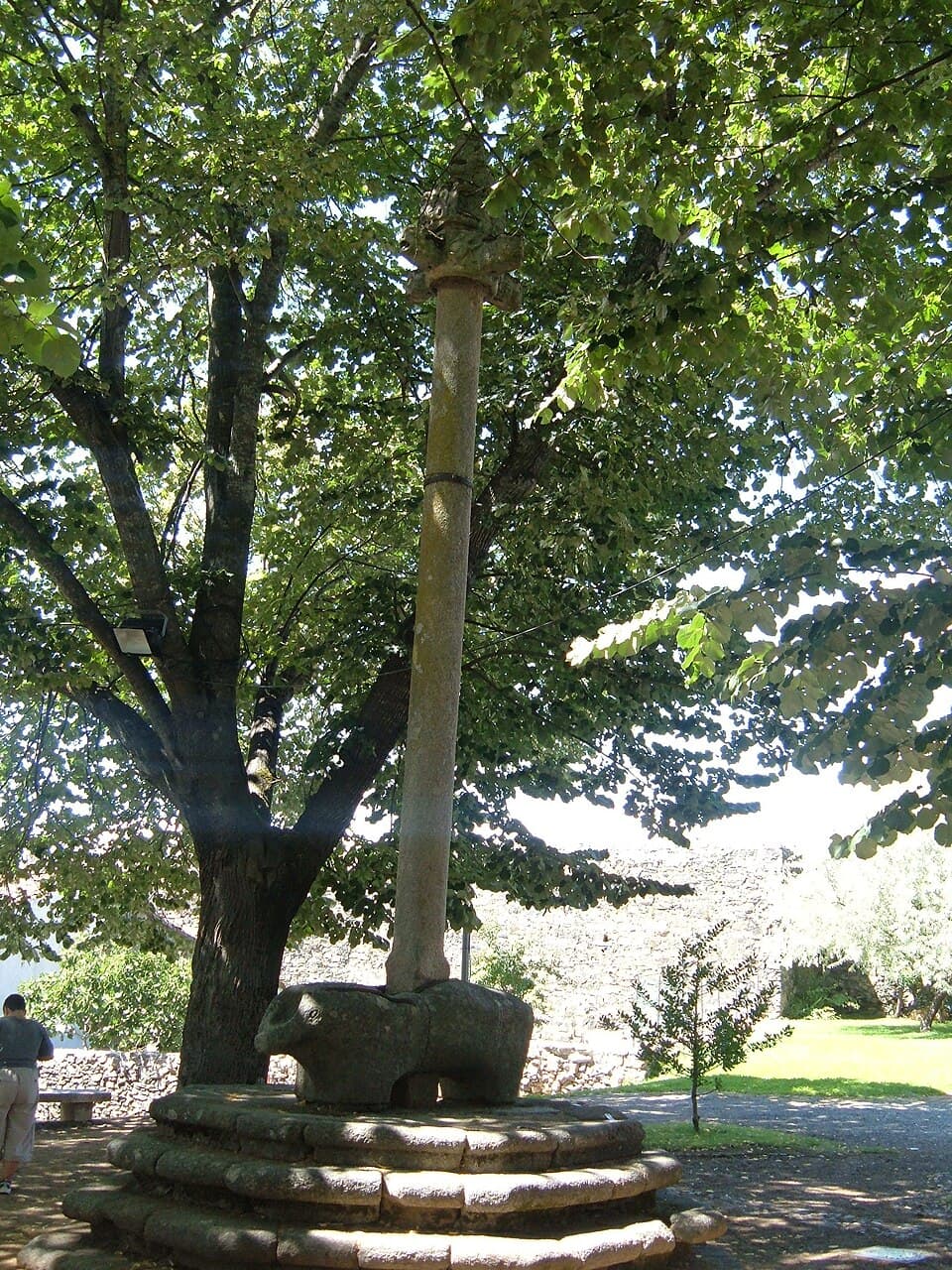 Medieval Pillory — Castelo de Bragança audio guide stop