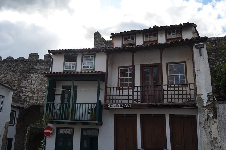 Citadel Houses — Castelo de Bragança audio guide stop