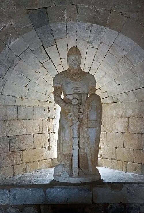 Statue of the Lidador — Castelo de Beja audio guide stop