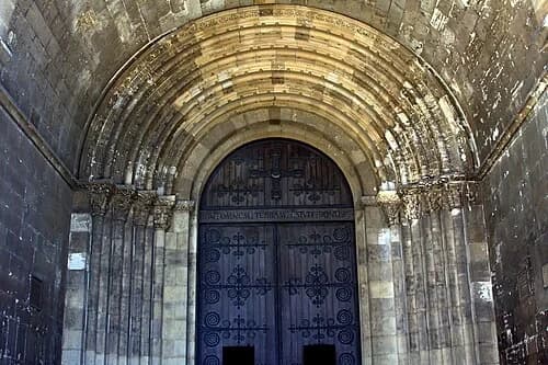 The Main Portal — Sé de Lisboa audio guide stop