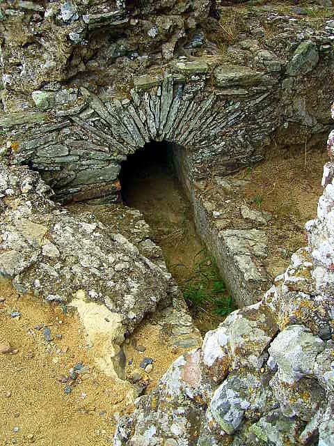 Ancient Drainage — Sítio Arqueológico de São Cucufate audio guide stop