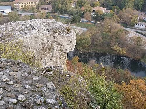Hinrichtungsfelsen — Крепост Царевец