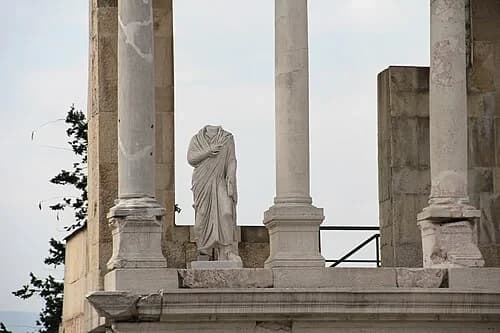 The Statuary Niches