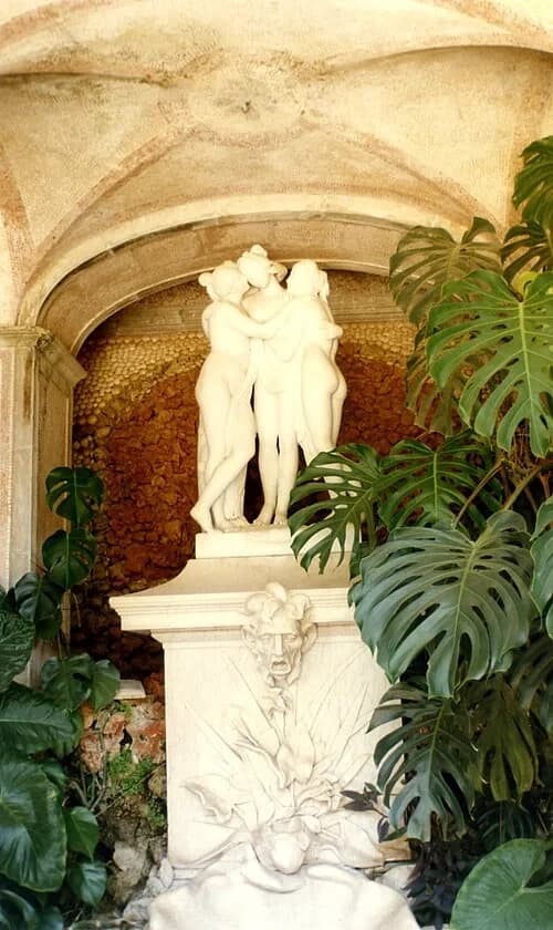 The Three Graces — Palácio de Estói audio guide stop