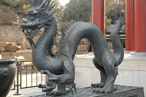 Dragon impérial en bronze — 颐和园
