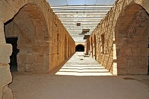 Die Aufzugschächte — Amphithéâtre d'El Jem