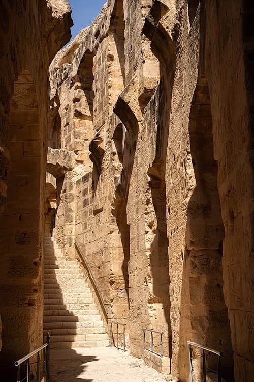 Treppen der sozialen Ordnung — Amphithéâtre d'El Jem