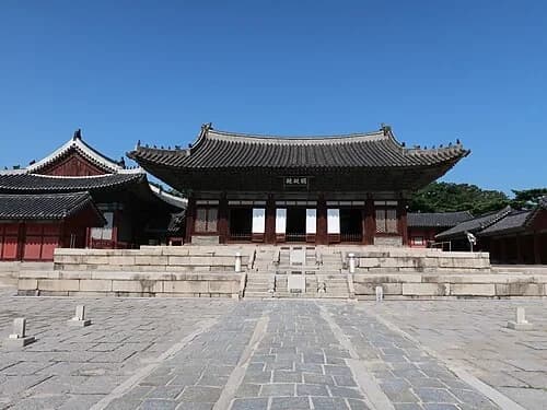 قاعة ميونغجيونغجيون — 창경궁