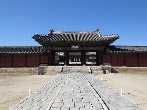 بوابة ميونغجيونغ مون — 창경궁