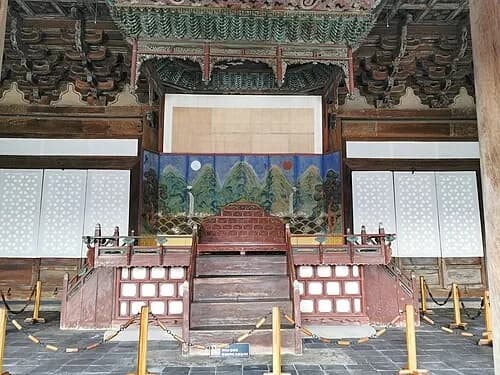 العرش الملكي — 창경궁
