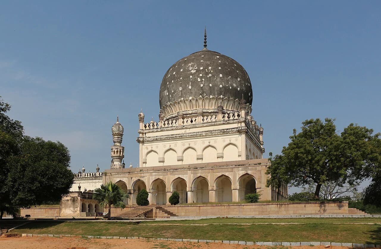 Qutb Shahi Tombs audio guide